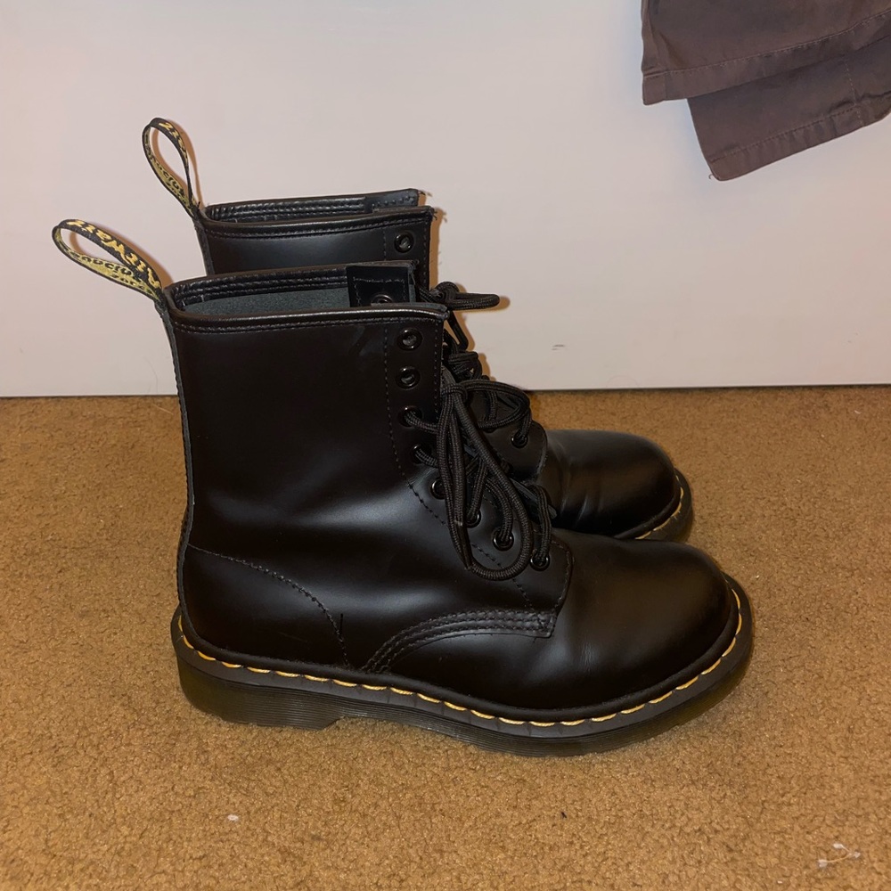 1460 SMOOTH LEATHER LACE UP DR.MARTENS